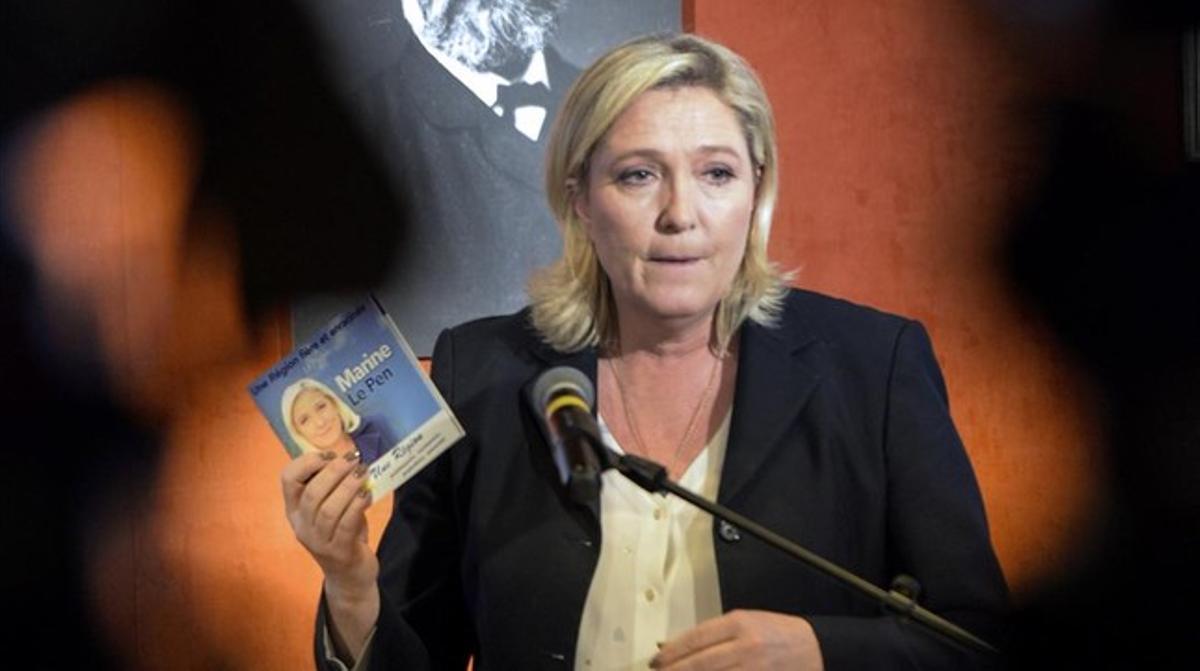 Marine Le Pen, en un acto electoral en Amiens (norte de Francia), este lunes.