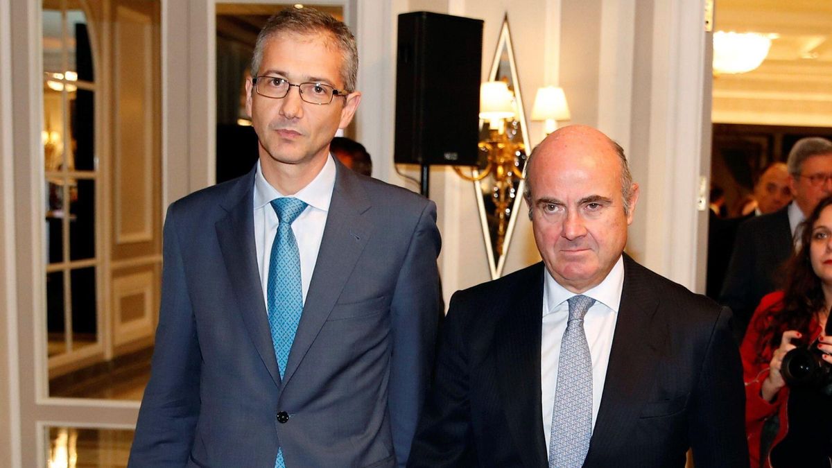 El vicepresidente del Banco Central Europeo, Luis de Guindos, junto al gobernador del Banco de España, Pablo Hernández de Cos. El vicepresidente del Banco Central Europeo, Luis de Guindos, junto al gobernador del Banco de España, Pablo Hernández de Cos.