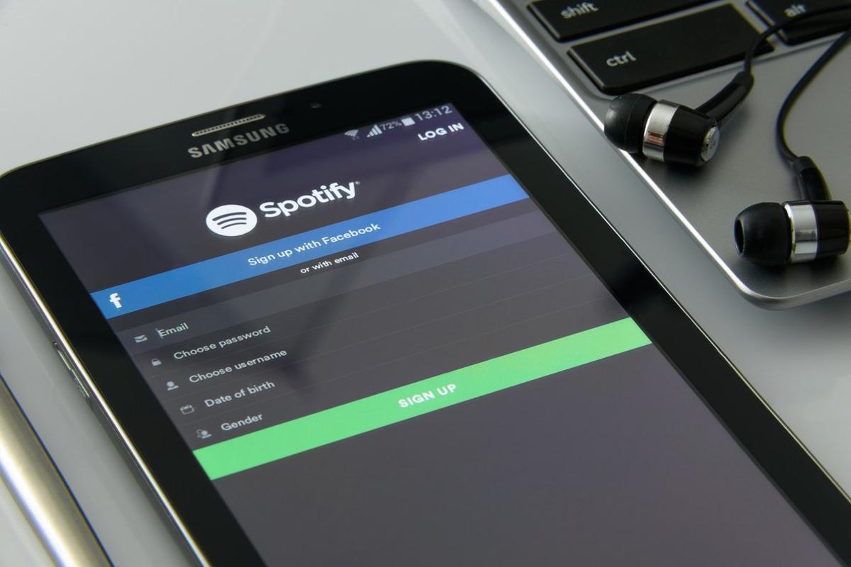 Spotify cuenta con una comunidad de más de 286 millones de usuarios activos.