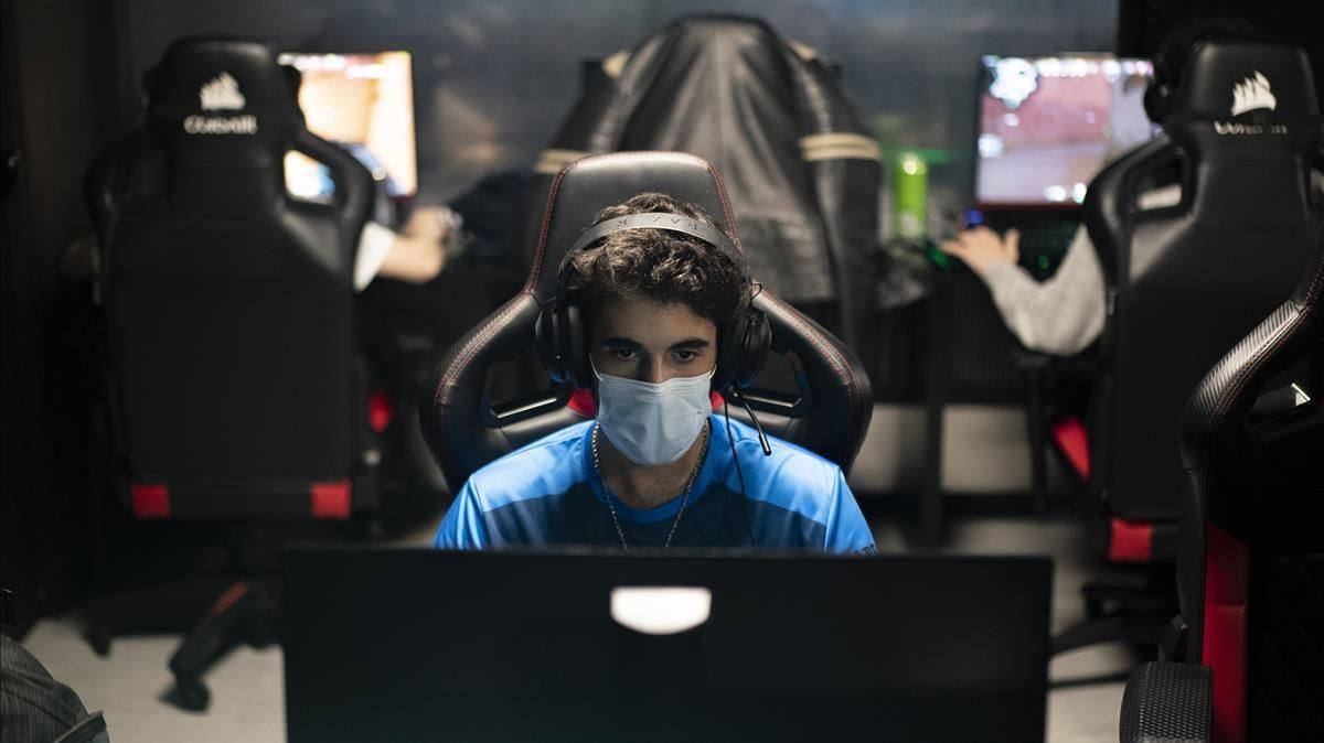 ’Gamers’ en el local de Barcelona Elite Gaming Center. ’Gamers’ en el local de Barcelona Elite Gaming Center.