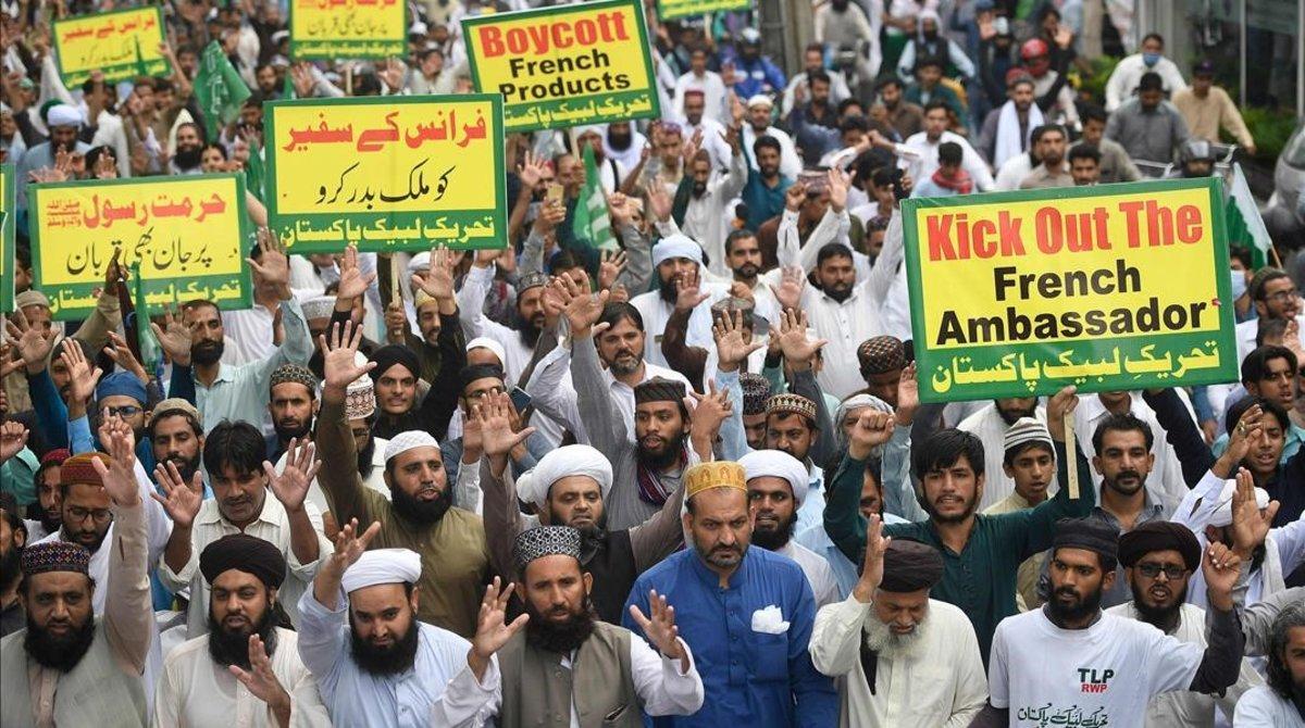 Charlie Hebdo: manifestacions al Pakistan i l'Iran i èxit a França