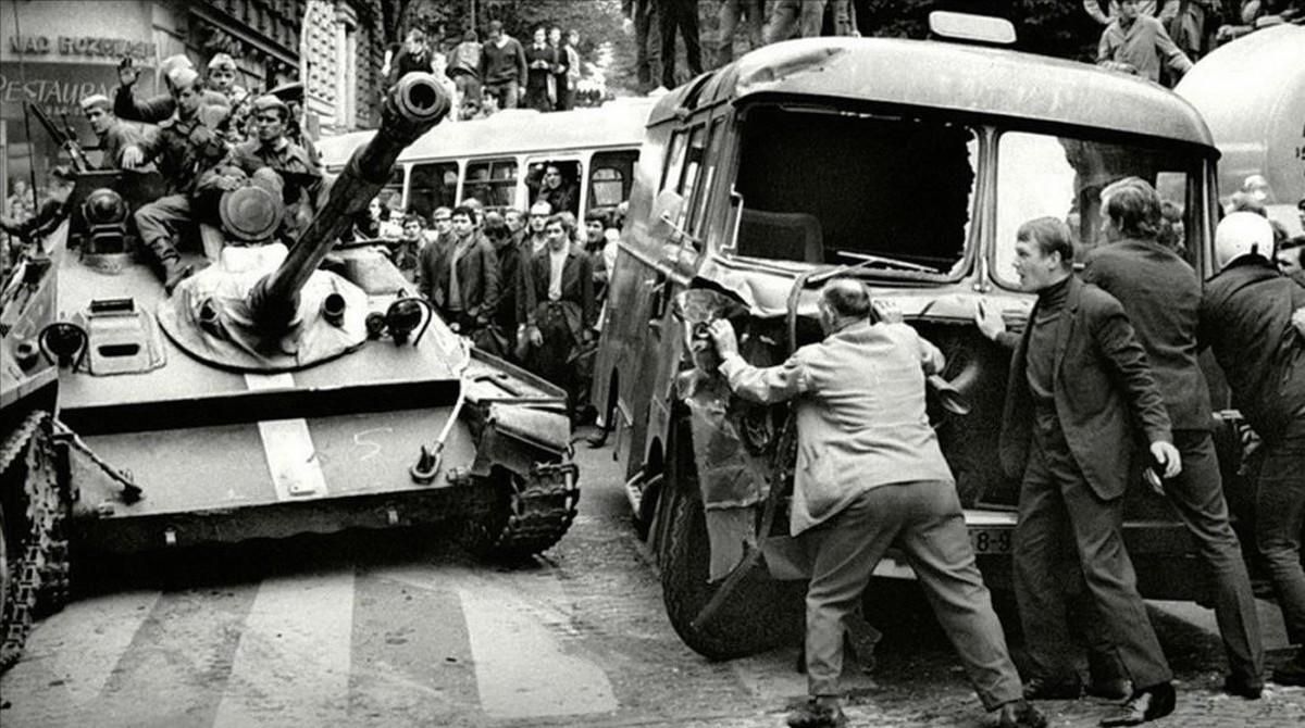 Primavera de Praga: represión, inmolaciones y exilio Primavera de Praga: represión, inmolaciones y exilio