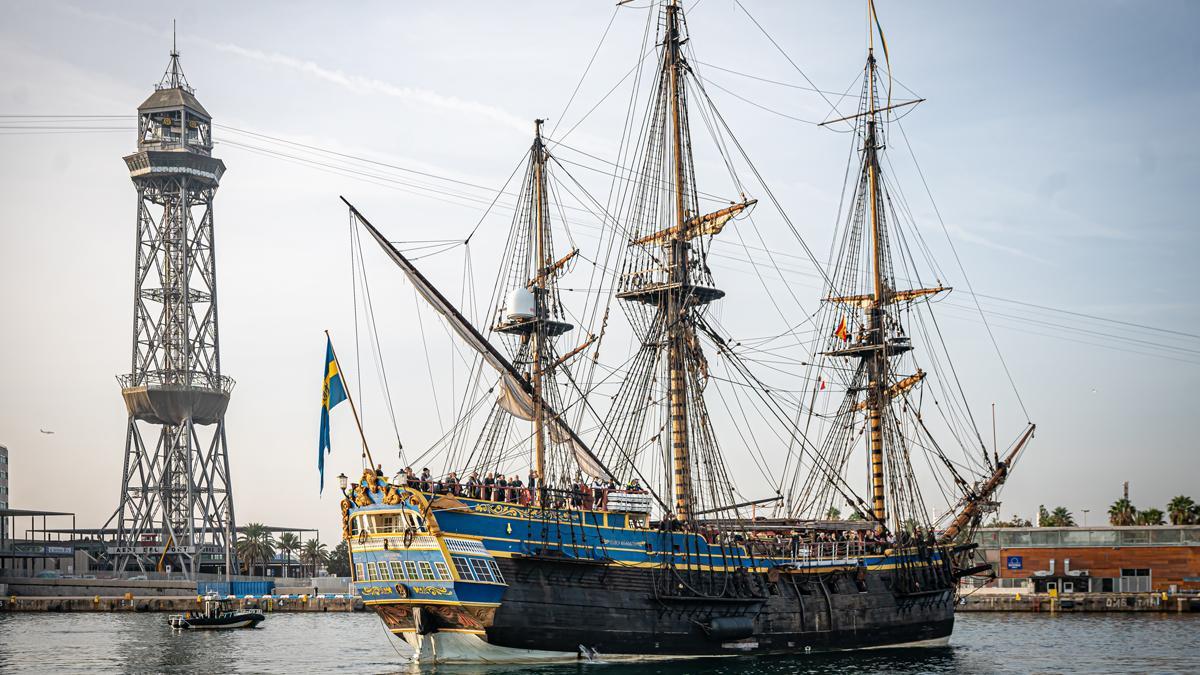 El Götheborg de Suecia, el velero de madera más grande del mundo, recala en Barcelona