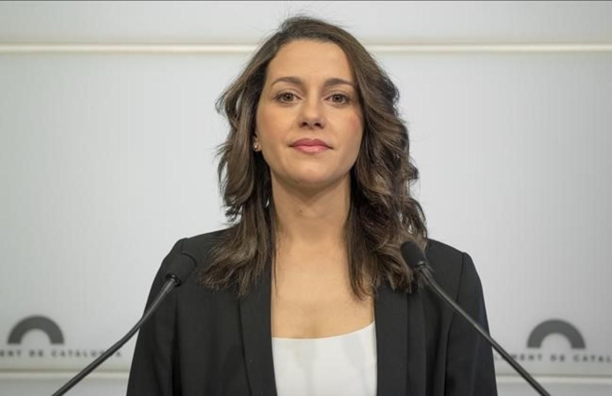 La líder de Ciudadanos en Catalunya, Inés Arrimadas, en una rueda de prensa. La líder de Ciudadanos en Catalunya, Inés Arrimadas, en una rueda de prensa.