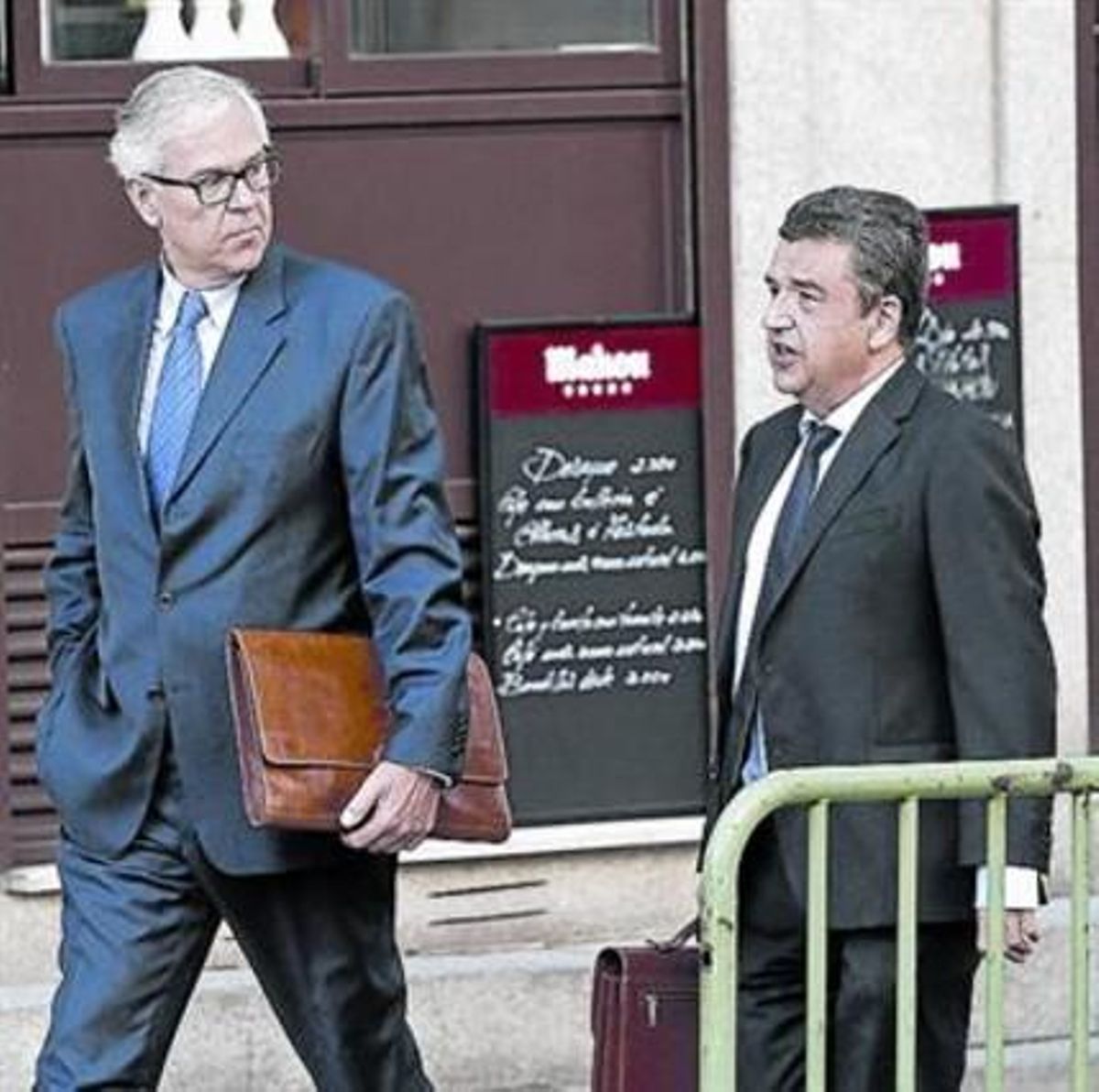 El exinterventor de la Junta llega al Supremo para declarar, ayer. El exinterventor de la Junta llega al Supremo para declarar, ayer.