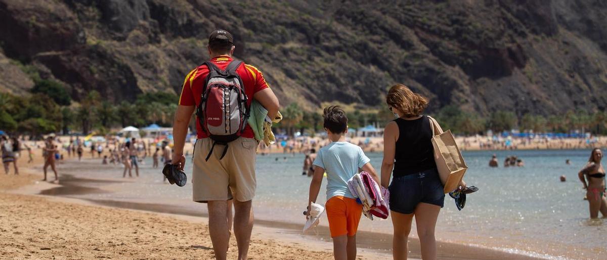 El cambio climático 'engullirá' la mitad de las playas de Canarias y el 10% de sus casas