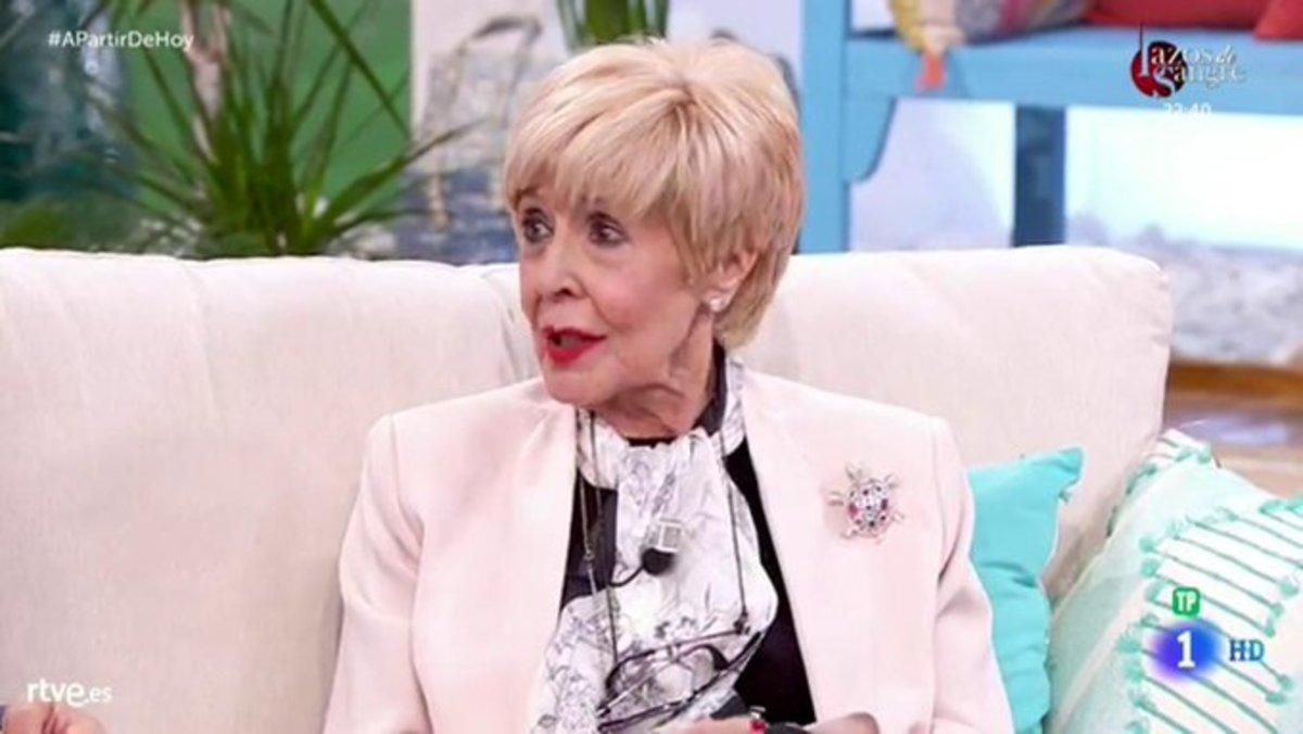 Concha Velasco afirma que seguirá al frente de 'Cine de barrio': "Es lo mejor que puede pasarle a TVE" Concha Velasco afirma que seguirá al frente de 'Cine de barrio': "Es lo mejor que puede pasarle a TVE"