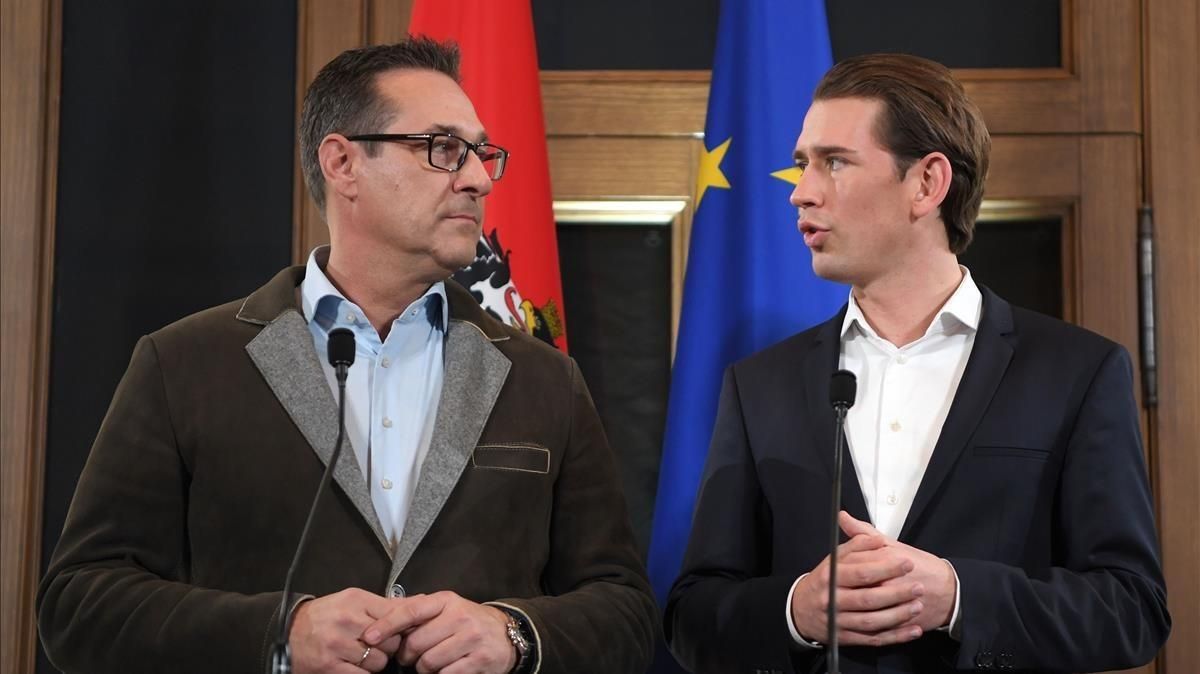 El democristiano austriaco Sebastian Kurz (derecha) y el ultraderechista Heinz-Christian Strache, el 15 de diciembre del 2017, en Viena. El democristiano austriaco Sebastian Kurz (derecha) y el ultraderechista Heinz-Christian Strache, el 15 de diciembre del 2017, en Viena.