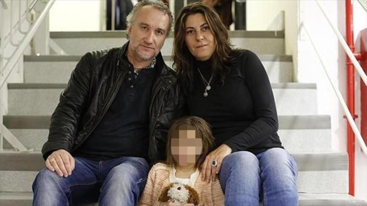 Nadia Nerea posa junto a sus padres, Fernando Blanco y Marga Garau. Nadia Nerea posa junto a sus padres, Fernando Blanco y Marga Garau.