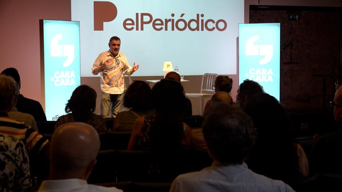 Pau Arenós y los lectores charlaron sobre periodismo y gastronomía 