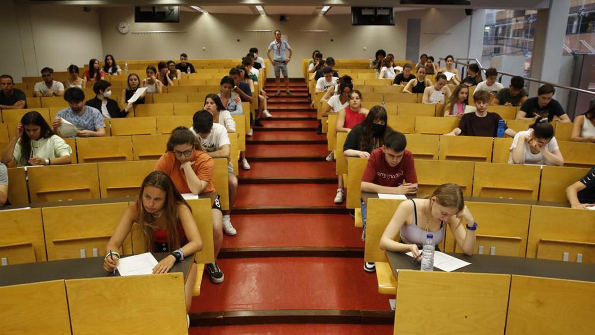 Els alumnes podran fer la selectivitat en castellà per primera vegada