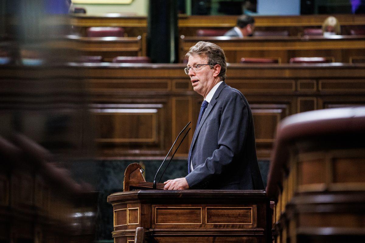 El discret diputat català que treu petroli de les aigües remogudes del Congrés