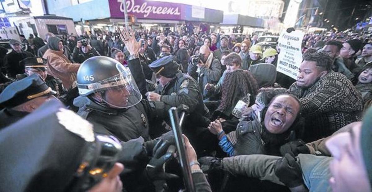 Choques entre policías y manifestantes el jueves en Times Square, Nueva York