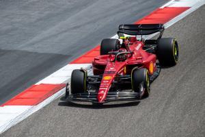 Carlos Sainz, con su Ferrari, durante un entrenamiento.