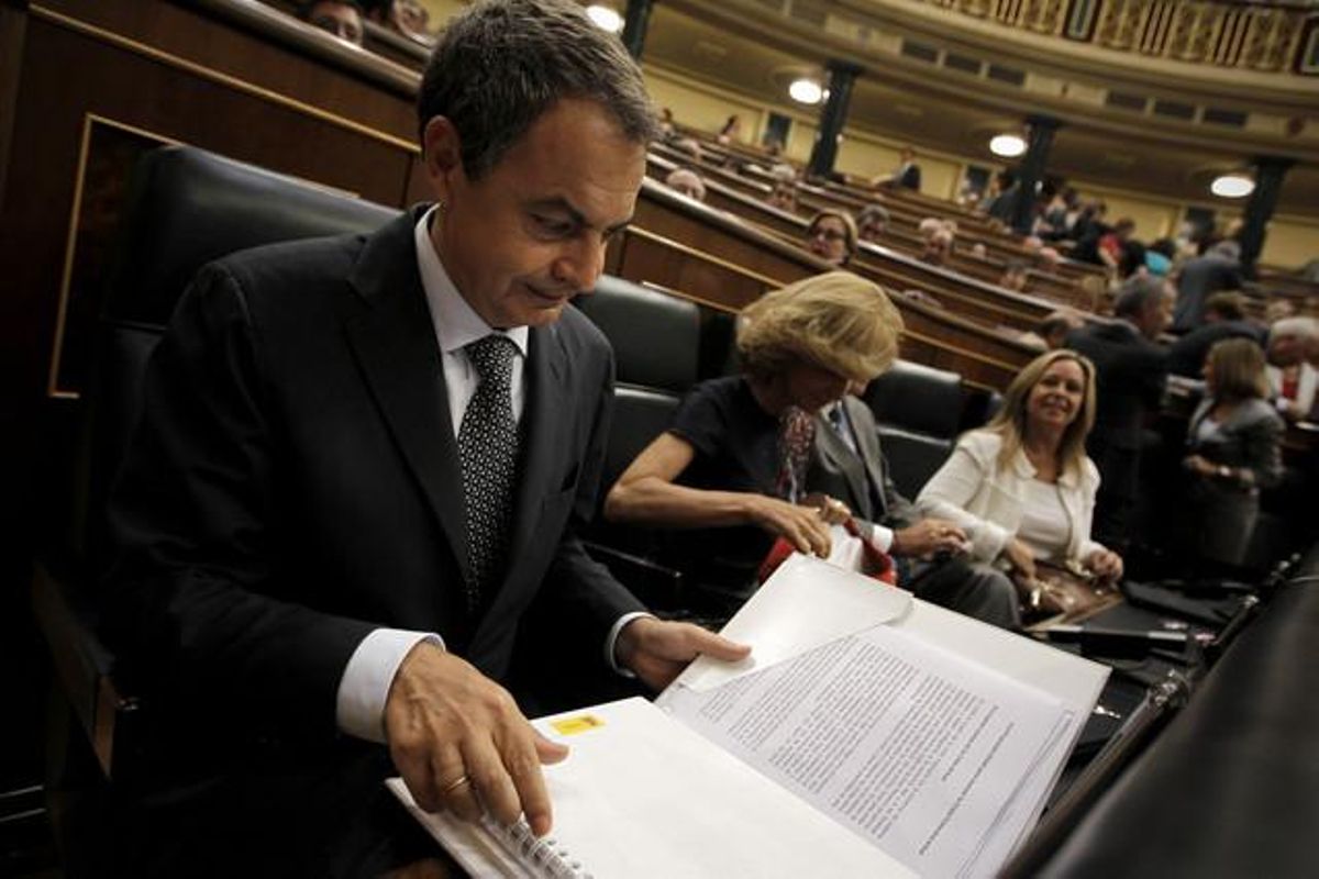 José Luis Rodríguez Zapatero, durante el pleno extraordinario del Congreso, este martes. José Luis Rodríguez Zapatero, durante el pleno extraordinario del Congreso, este martes.