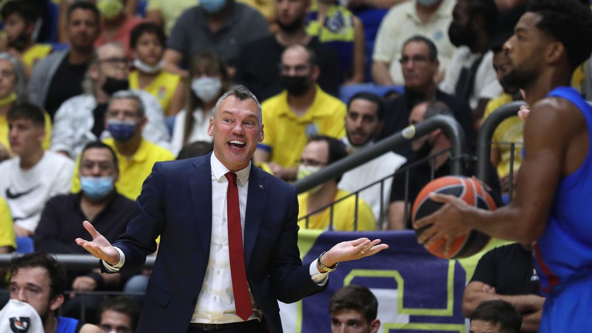 Jasikevicius, junto a Higgins, gesticula en un momento del partido contra el Maccabi. Jasikevicius, junto a Higgins, gesticula en un momento del partido contra el Maccabi.
