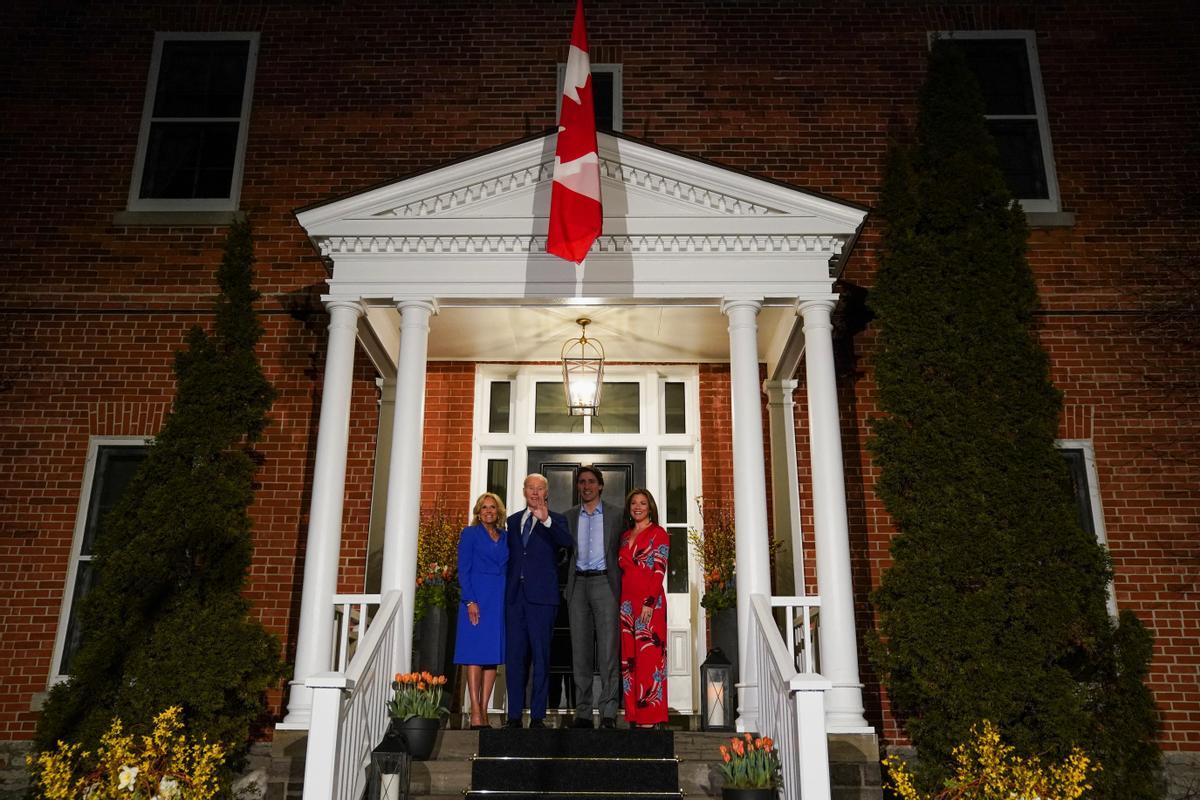 El presidente de EEUU, Joe Biden, y la primera dama, Jill Biden, junto al primer ministro de Canadá, Justin Trudeau, y su esposa, Sophie Gregoire Trudeau, en la residencia Rideau, en Ottawa.