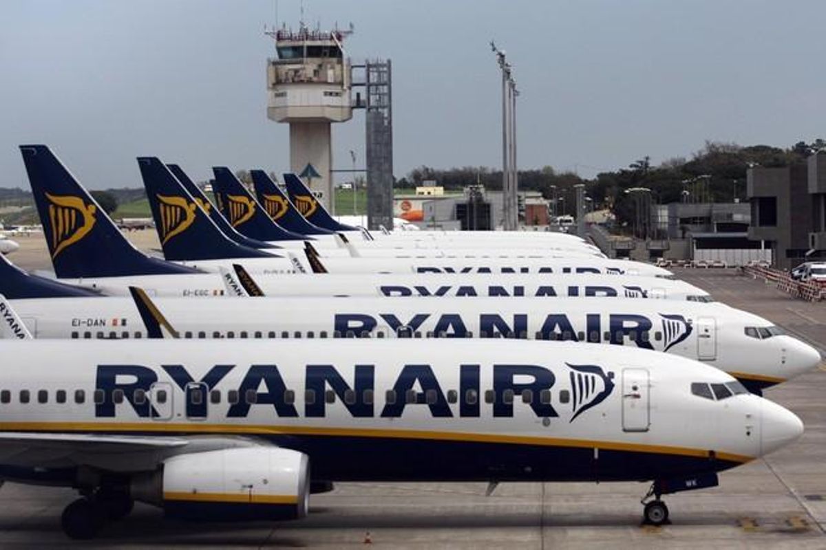 Aviones de Ryanair, en el aeropuerto de Girona. Aviones de Ryanair, en el aeropuerto de Girona.