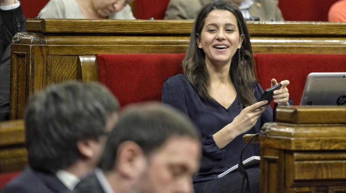 La líder de Ciutadans en el Parlament, Inés Arrimadas, este miércoles durante el pleno. La líder de Ciutadans en el Parlament, Inés Arrimadas, este miércoles durante el pleno.