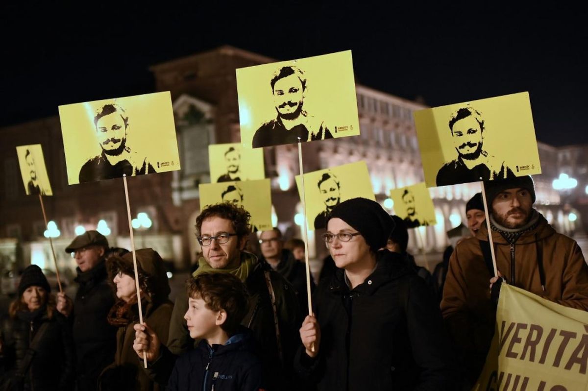 Acto de protesta en Turín en recuerdo del estudiante italiano Giulio Regeni, en el cuarto aniversario de su secuestro y asesinato en El Cairo por policías egipcios, según la fiscalía italiana. Acto de protesta en Turín en recuerdo del estudiante italiano Giulio Regeni, en el cuarto aniversario de su secuestro y asesinato en El Cairo por policías egipcios, según la fiscalía italiana.