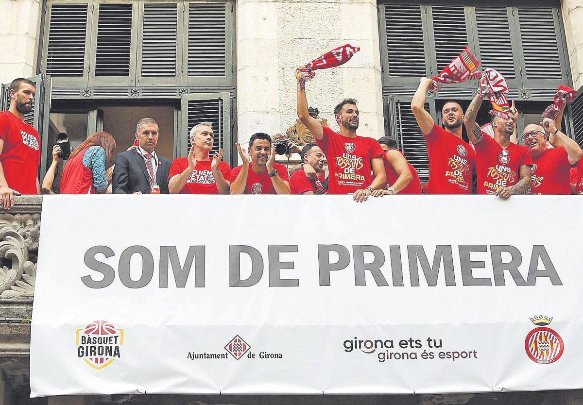 Girona y Bàsquet Girona celebran ambos ascensos en el ayuntamient