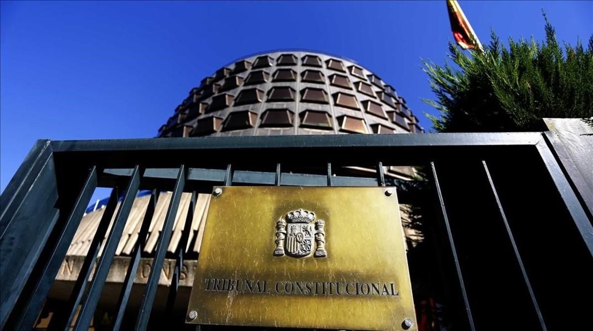Fachada de la sede del Tribunal Constitucional, en Madrid. Fachada de la sede del Tribunal Constitucional, en Madrid.