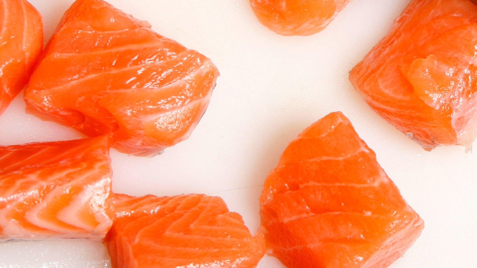 ALERTA Tira el salmón ya si le ves esto