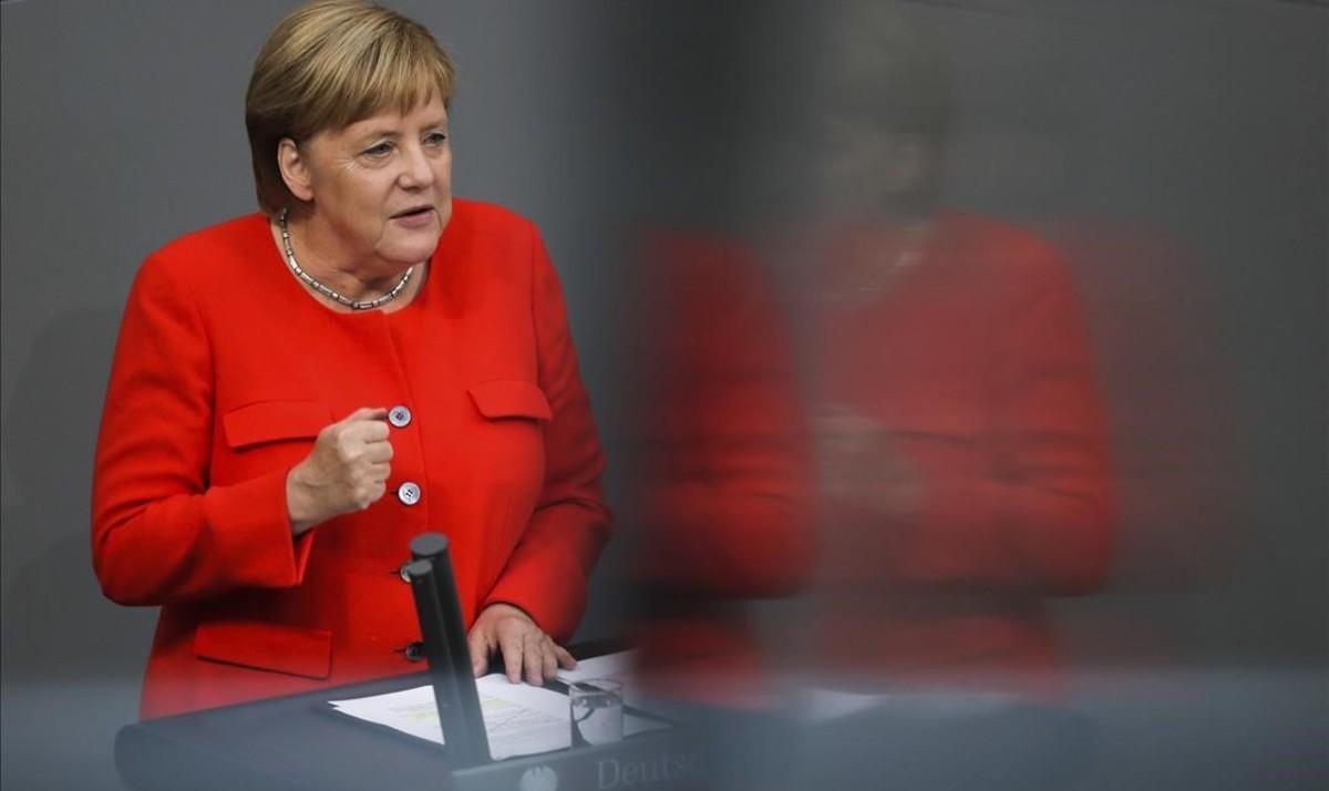 Merkel prepara una llei per dificultar la prohibició del dièsel a Alemanya