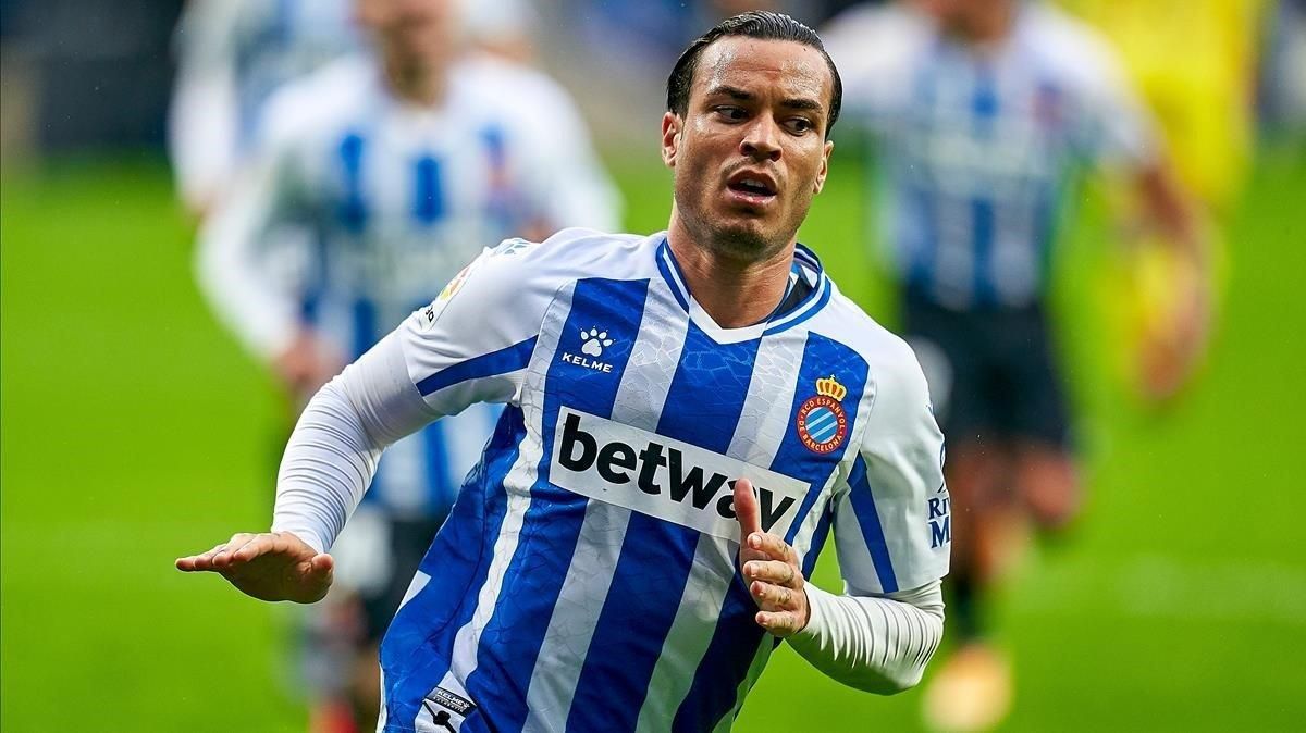 La màgia de Raúl de Tomás desembussa l'Espanyol La màgia de Raúl de Tomás desembussa l'Espanyol