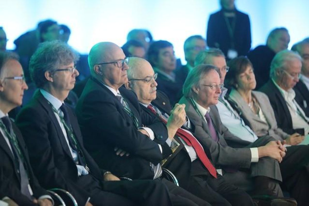 El ’conseller’ Andreu Mas-Colell y Josep Piqué, presidente del Cercle d’Economia, hoy, en Sitges. El ’conseller’ Andreu Mas-Colell y Josep Piqué, presidente del Cercle d’Economia, hoy, en Sitges.