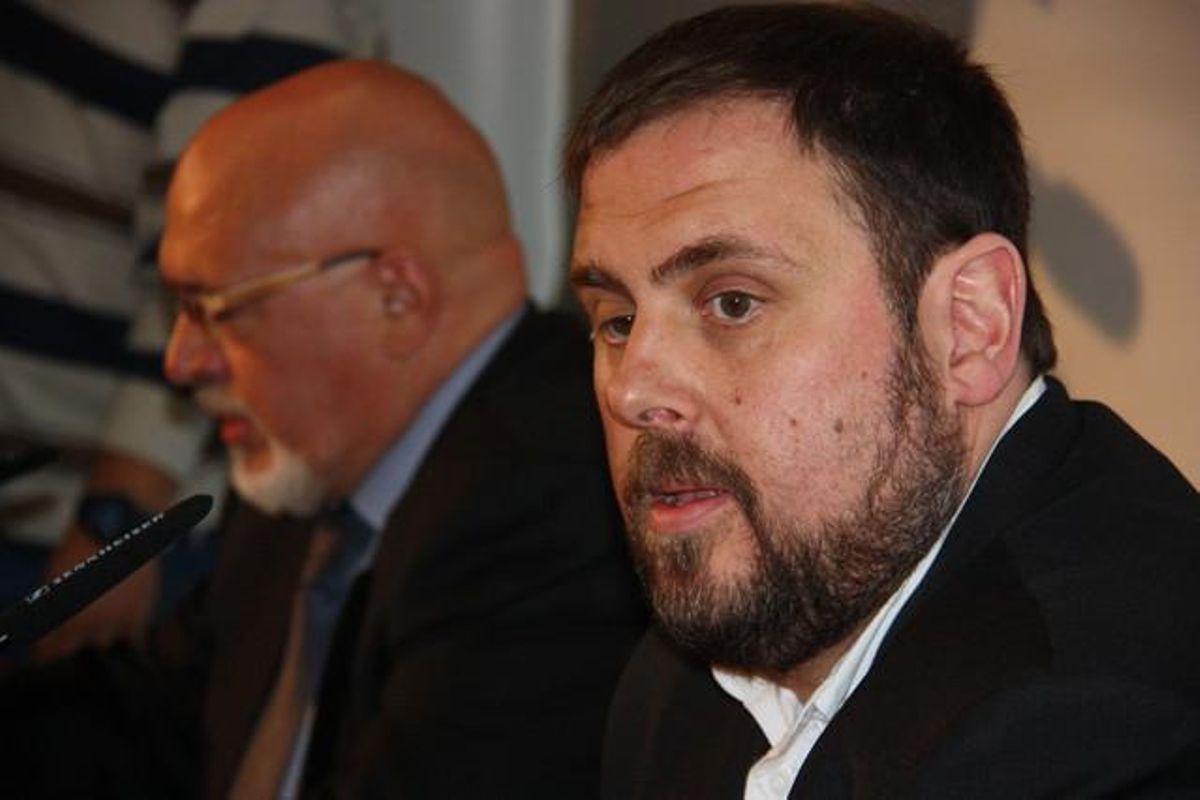 El candidato de ERC, Oriol Junqueras, en un acto de campaña, este jueves. El candidato de ERC, Oriol Junqueras, en un acto de campaña, este jueves.