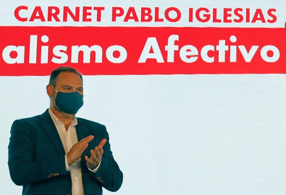 El secretario de Organización y ministro de Fomento, José Luis Ábalos, el pasado 12 de septiembre en el acto de presentación del nuevo carné digital del partido, en València. El secretario de Organización y ministro de Fomento, José Luis Ábalos, el pasado 12 de septiembre en el acto de presentación del nuevo carné digital del partido, en València.