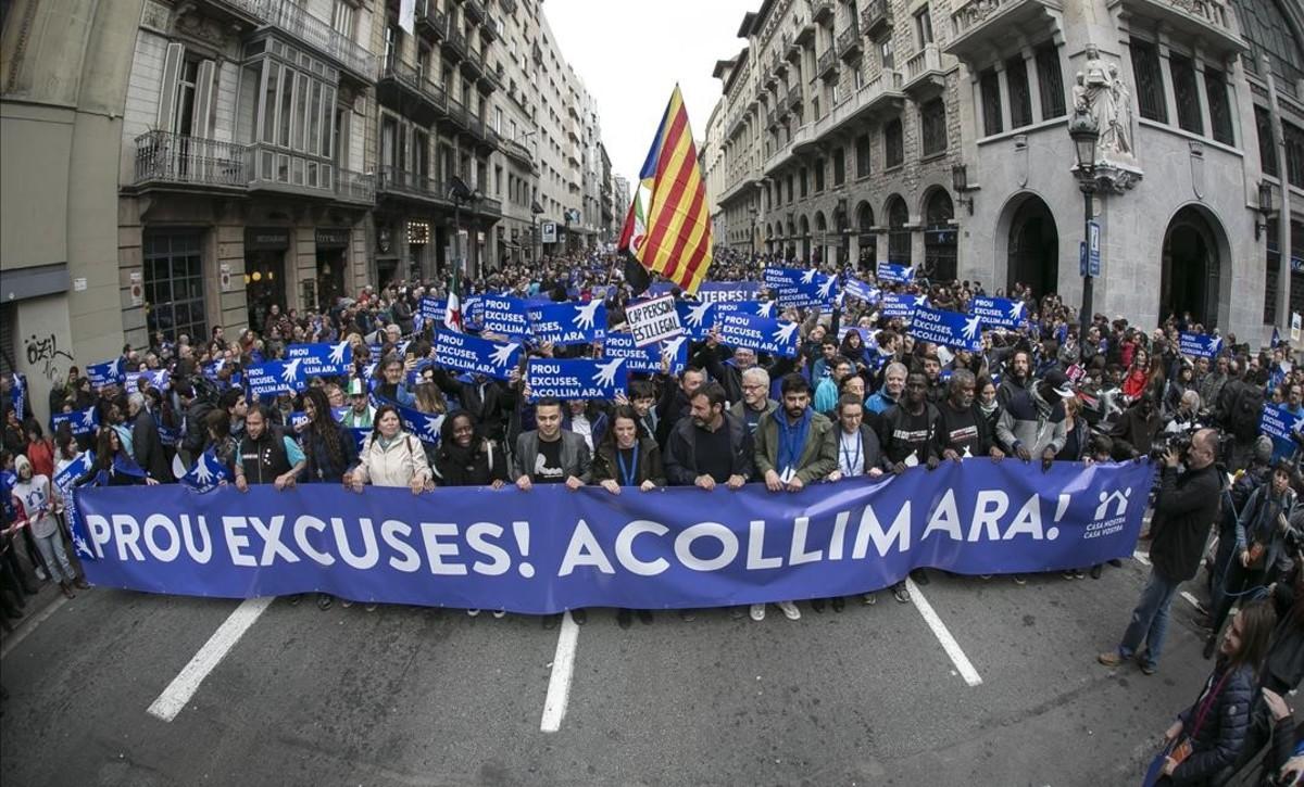 Manifestacion  ’Casa meva, Casa vostra’ en Barcelona por los refugiados.