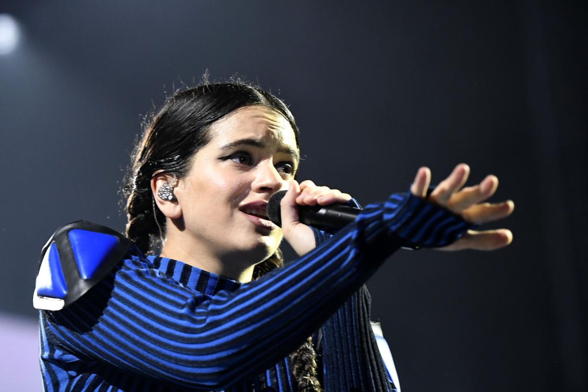 Un micròfon obert en un concert de Rosalía destapa el que la cantant adverteix als seus ballarins