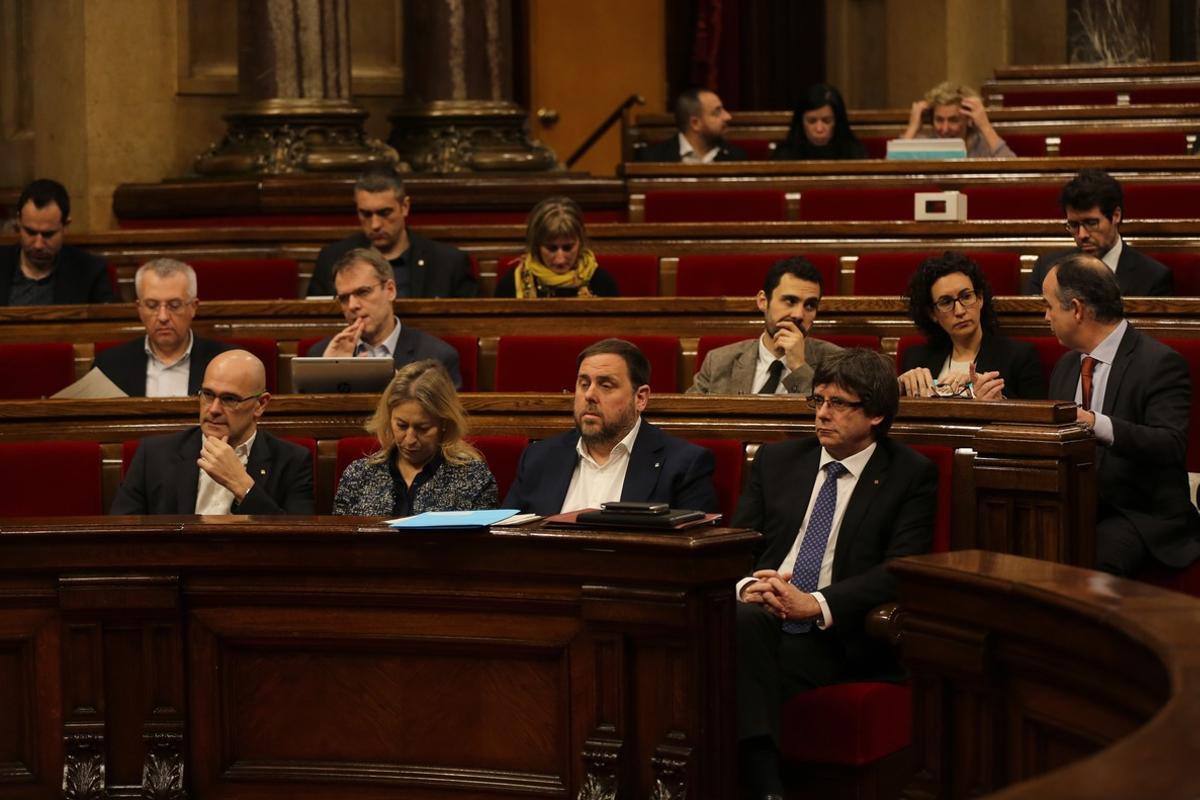 El ’president’ Carles Puigdemont, este miércoles, en el pleno del Parlament.