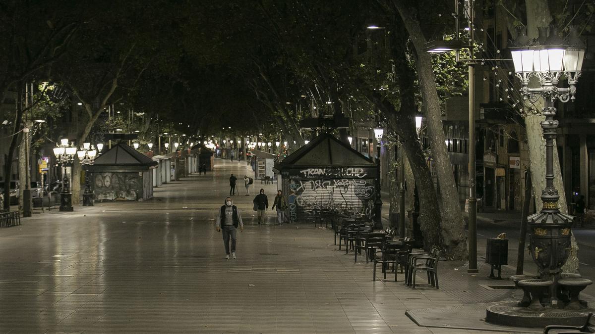 El TSJC avala el toc de queda i la restricció de les reunions a 10 persones a Catalunya El TSJC avala el toc de queda i la restricció de les reunions a 10 persones a Catalunya