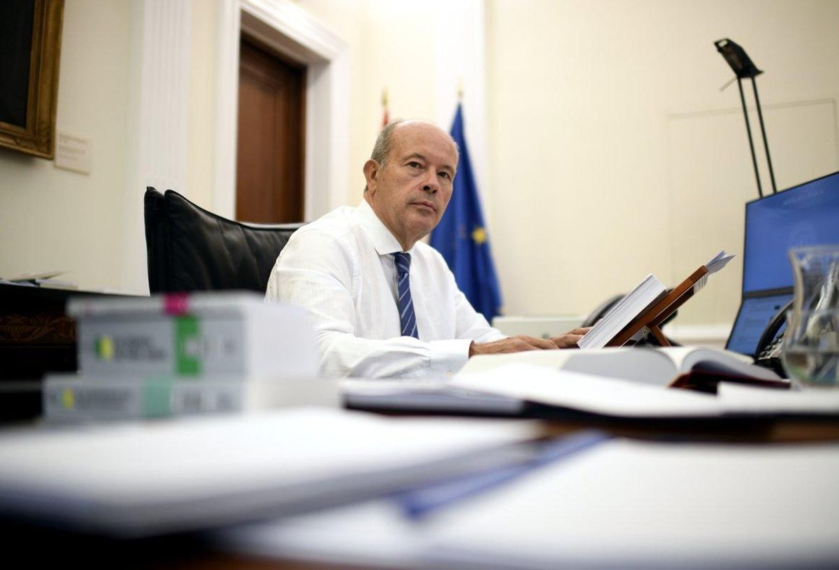 El titular de Justicia, Juan Carlos Campo, en su despacho en el ministerio, en Madrid, el pasado 18 de septiembre. El titular de Justicia, Juan Carlos Campo, en su despacho en el ministerio, en Madrid, el pasado 18 de septiembre.