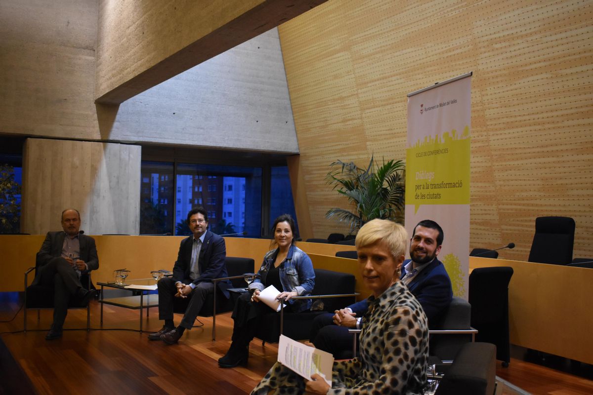 Mollet impulsa la movilidad sostenible a través de una conferencia sobre transformación municipal Mollet impulsa la movilidad sostenible a través de una conferencia sobre transformación municipal
