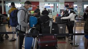 Salida de pasajeros del aeropuerto de Barcelona