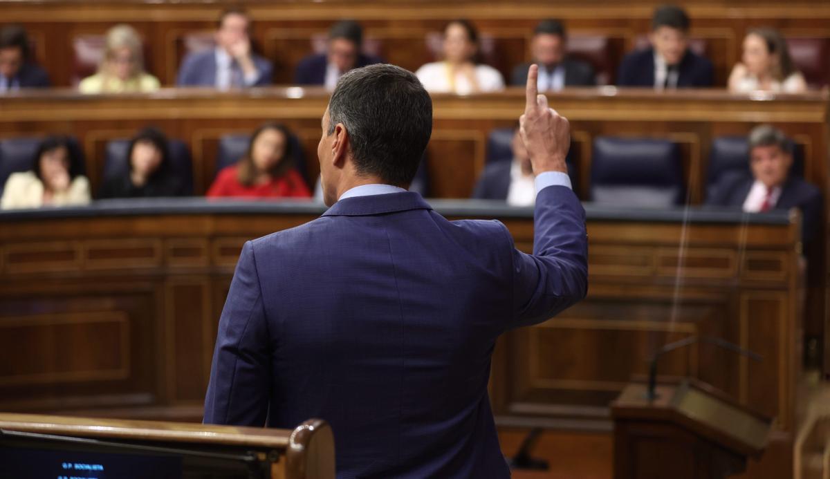 Pedro Sánchez acusa al PP de ser el partido de las grandes energéticas.