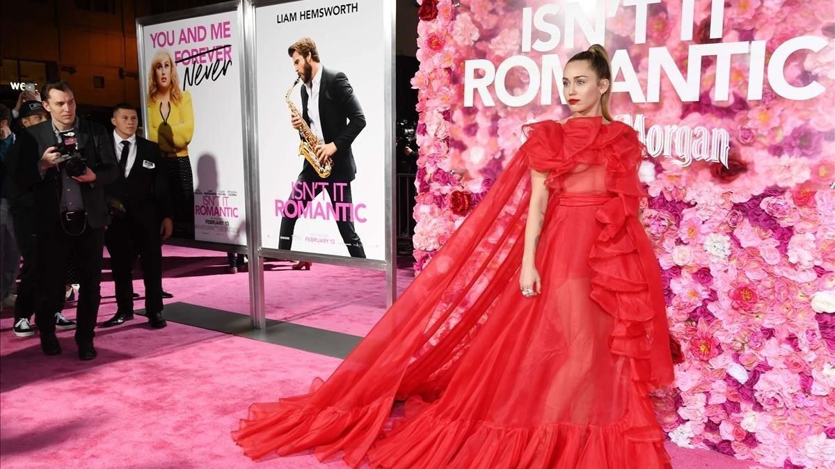 Miley Cyrus, posando para las cámaras en la premiere de la película. Miley Cyrus, posando para las cámaras en la premiere de la película.