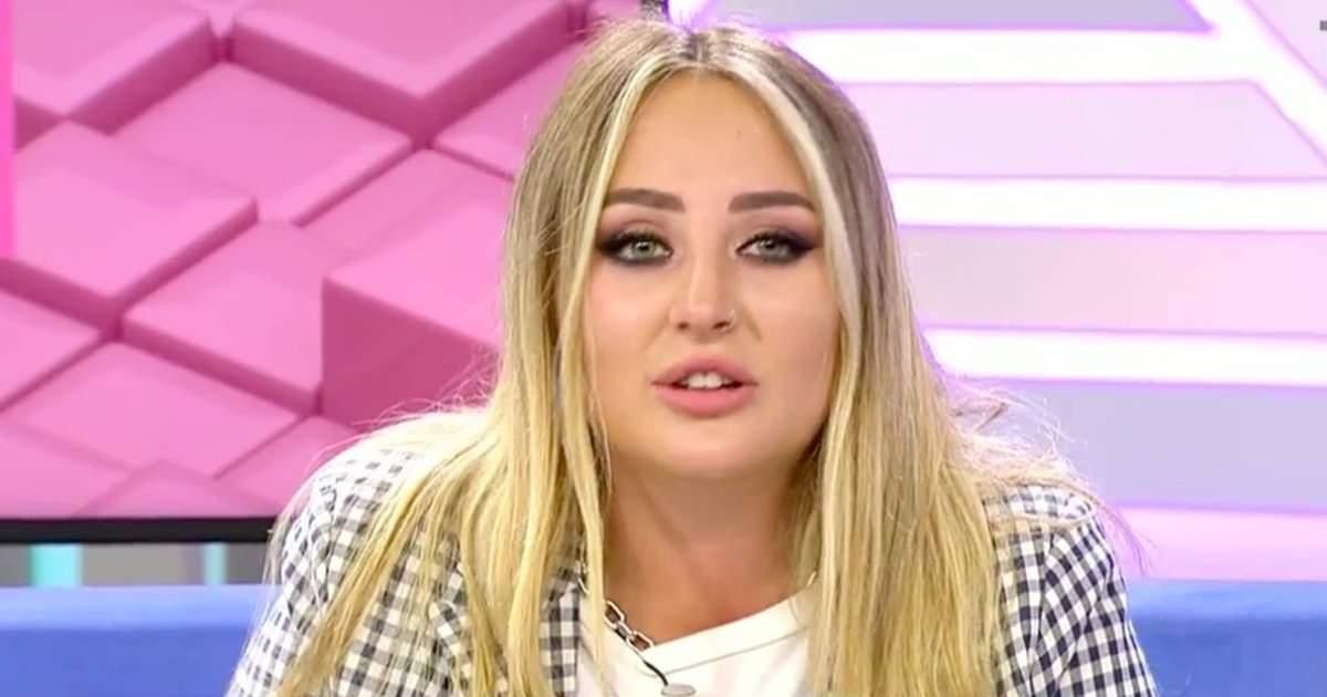 Rocío Flores se plantea dar una entrevista a Ana Rosa Quintana tras las declaraciones de Rocío Carrasco Rocío Flores se plantea dar una entrevista a Ana Rosa Quintana tras las declaraciones de Rocío Carrasco
