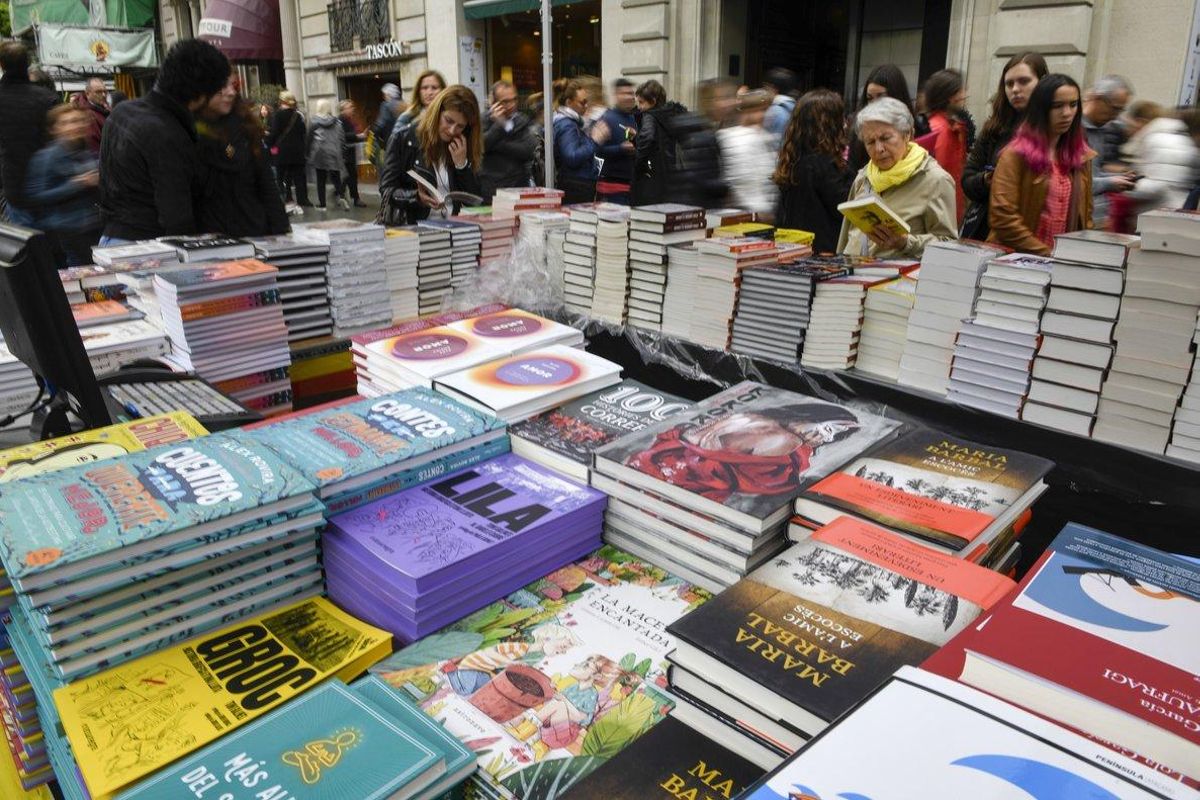 Puesto de venta de libros. Puesto de venta de libros.