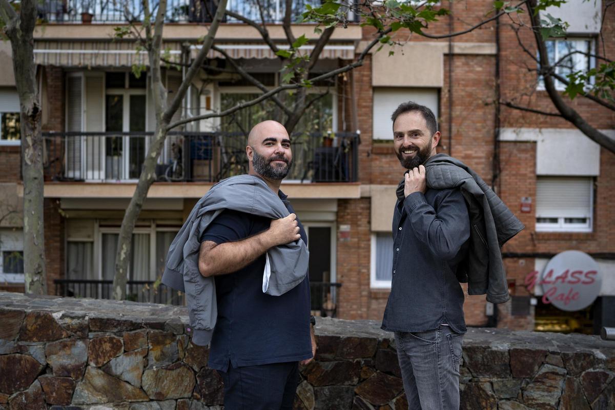 Tedi Roca y Juanma Wenceslao, administradores de grupos de Facebook en Santa Coloma y Badalona. Tedi Roca y Juanma Wenceslao, administradores de grupos de Facebook en Santa Coloma y Badalona.