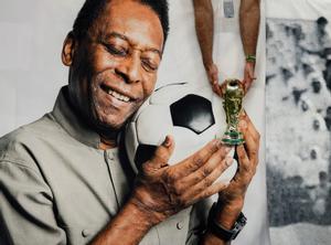 Muere 'O Rei' Pelé, llora el balón