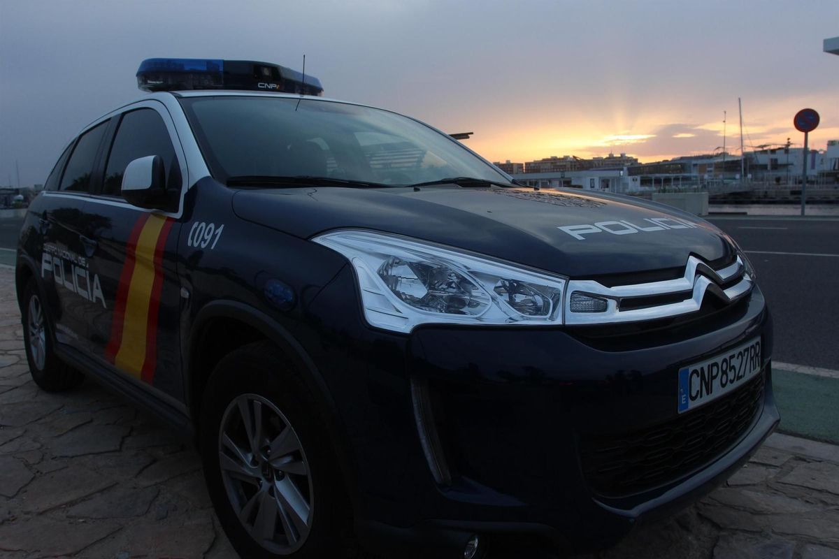 Fallece tras caer del techo de una nave cuando huía de la policía en Málaga Fallece tras caer del techo de una nave cuando huía de la policía en Málaga