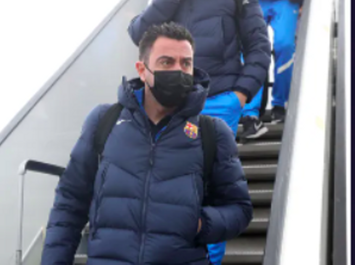 Xavi, a su llegada al aeropuerto de Fráncfort.