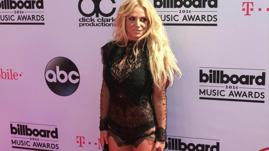 Britney Spears announces on Instagram that she is pregnant