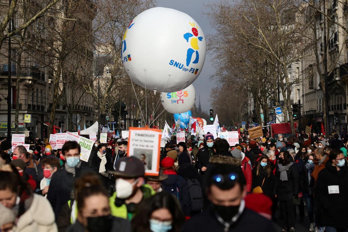 Manifestación de profesores hoy en París contra las condiciones sanitarias en las escuelas del país.