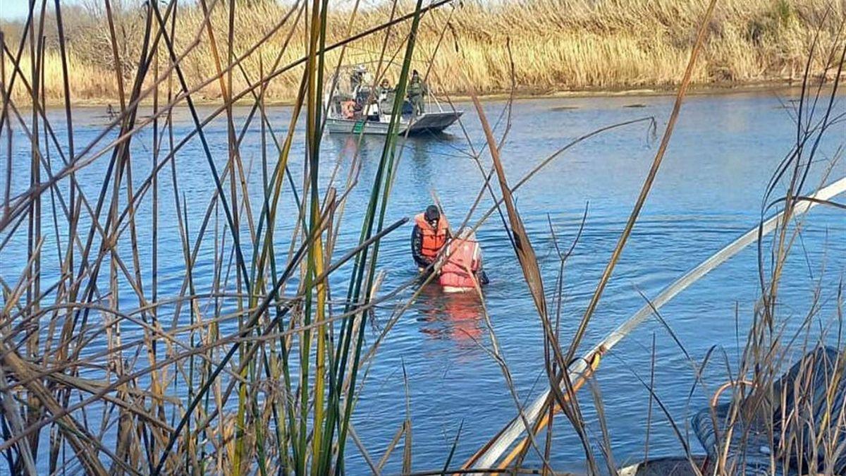 Rescate del cuerpo de una menor fallecida en el río Bravo.